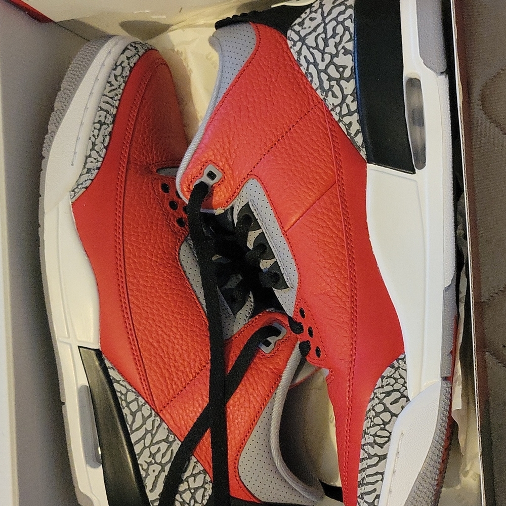 Jordan 3 Red Cement